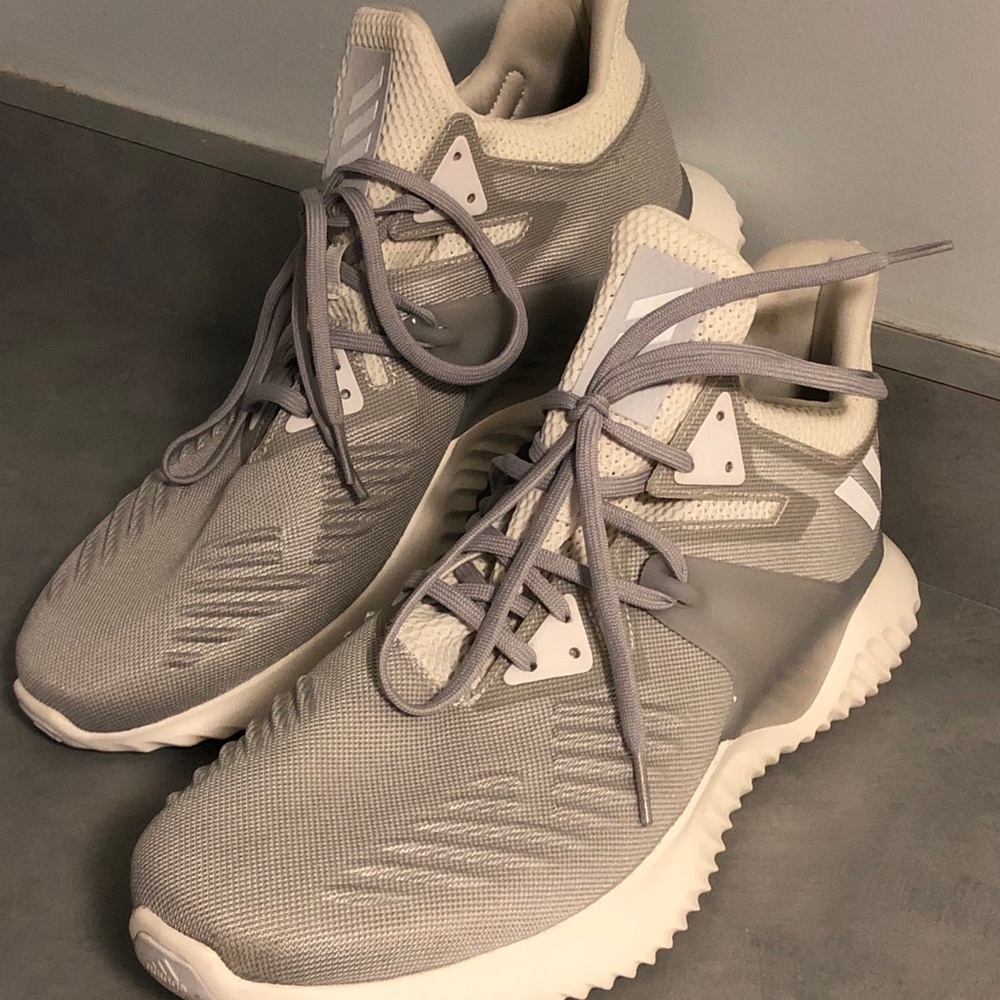 adidas Alphabounce